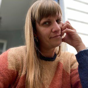 Meet your Posher, Monica